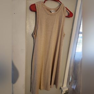 Checkered print cream/tan dress